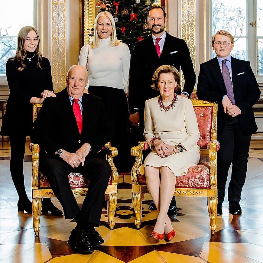 欧洲8国王室公开最新成员照片迎圣诞 10位平民王妃魅力大不同