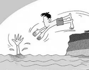 村民联手救起落水女孩