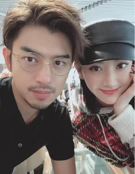 陈柏霖默认恋情,坦言父母对陈庭萱很认可,大家都结婚自己学一下