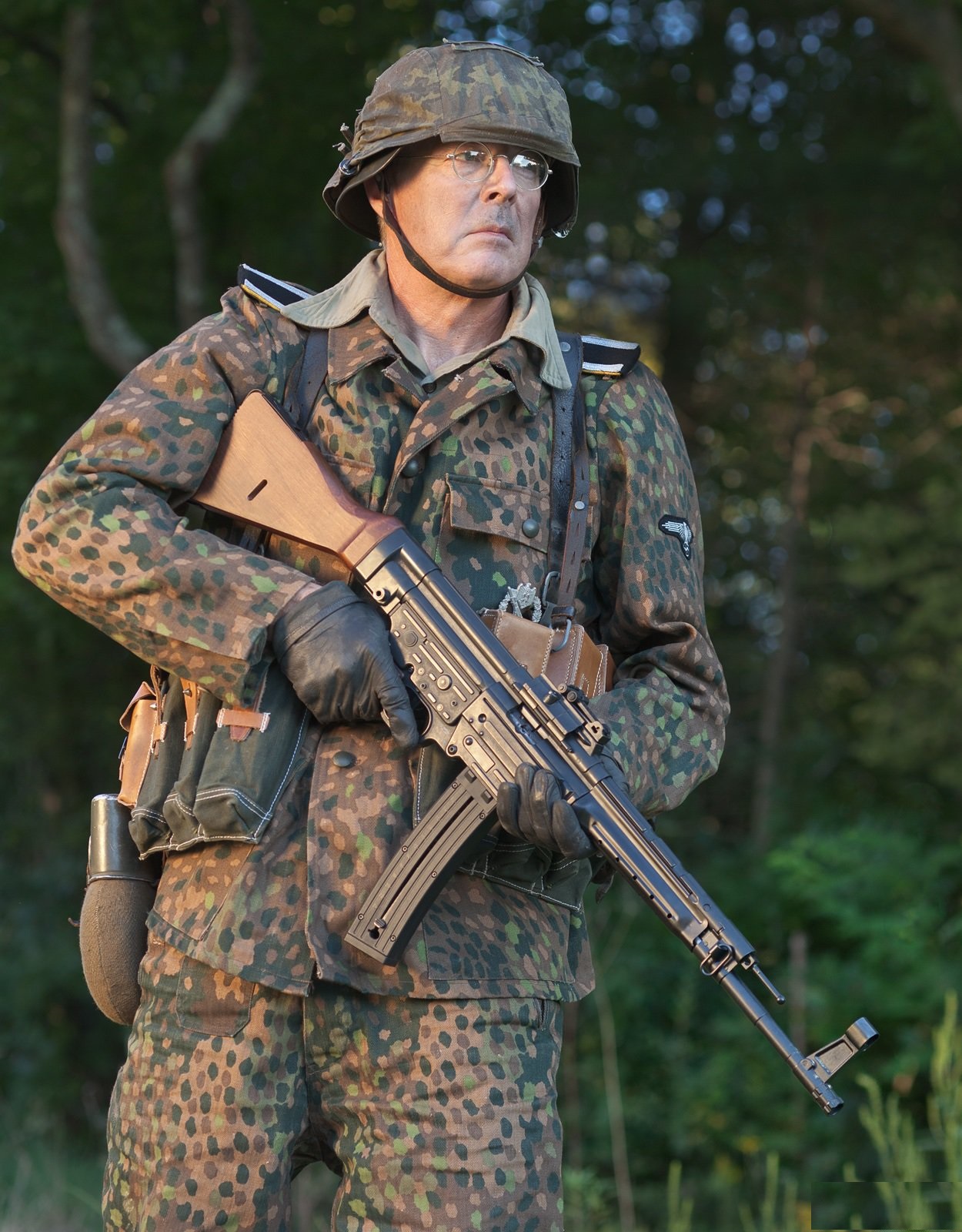 突击步枪的始祖二战德军"stg-44",ak47和m16都源于此枪