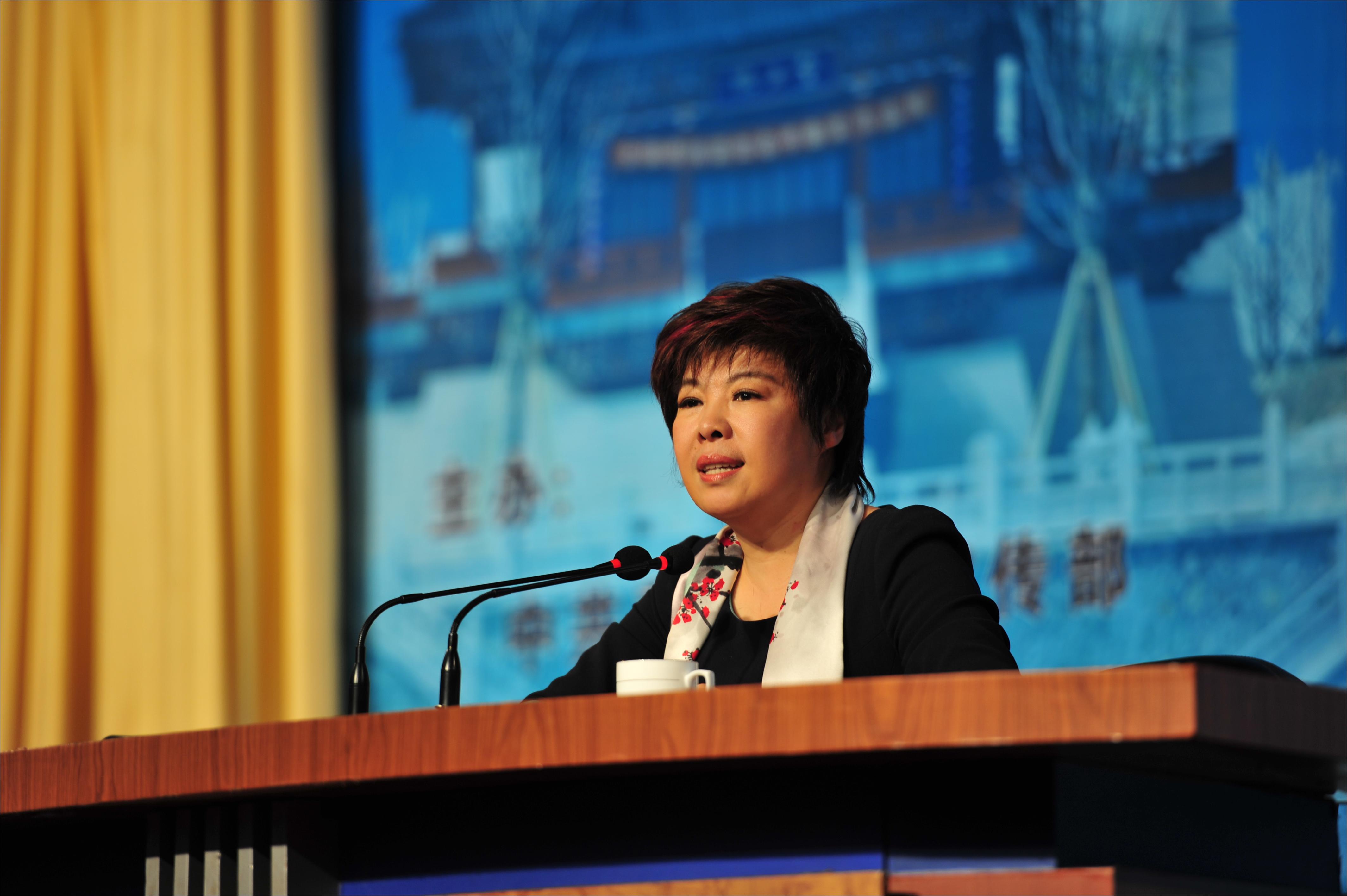 于丹为什么一直被人骂?她讲的《论语》真的没有一点可取之处吗?