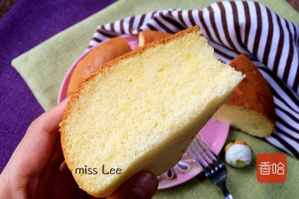 只需牛奶和鸡蛋,电饭煲就能做美味蛋糕,松软可口不比烤得差