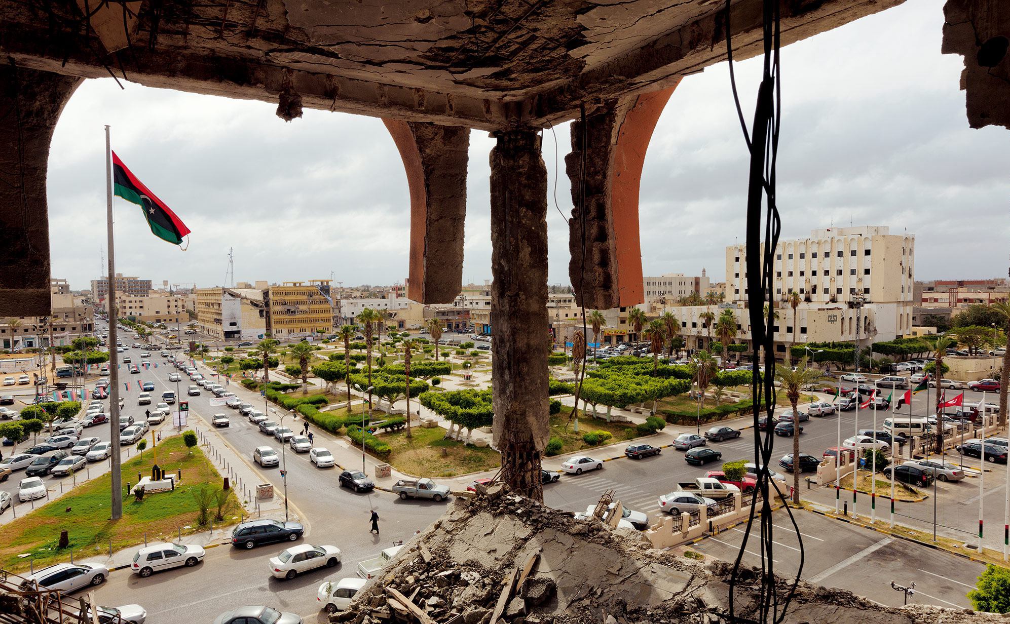 这座20万人口的城市受到了严重破坏,但交战者放过了