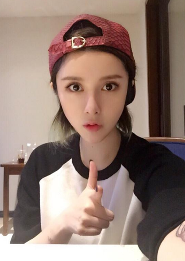 网红鼻祖沉珂的人生堪称传奇!如今和老公感情破裂,已宣布离婚!