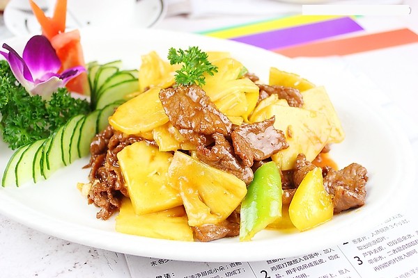 甜甜可口的菠萝土豆,做出来超级好吃,大人小孩都喜欢吃