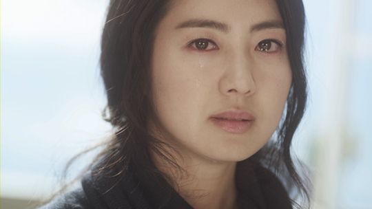 韩剧《迷雾》中雷厉风行的张局长在忘年恋《蓝雾》中竟然是痴情种