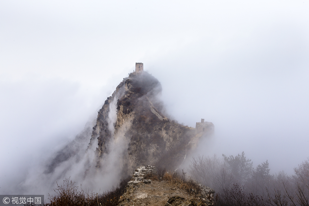 司马台长城望京楼现云雾景观 岚雾今朝重如仙境
