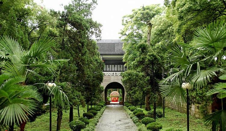 除了上海市世博後灘溼地公園,上海市紹興路,適合休閒的知名旅遊休閒