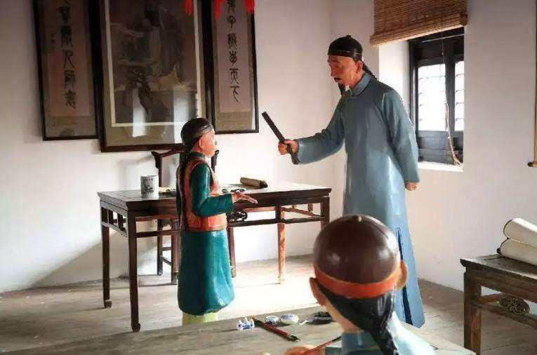 学生犯错,罚站还是打手心?中央明确教育惩戒权,教师乐开了花