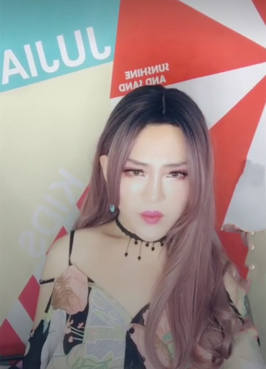 抖音最火的"女装大佬",颠覆了我的三观,网友:开口瞬间失恋!