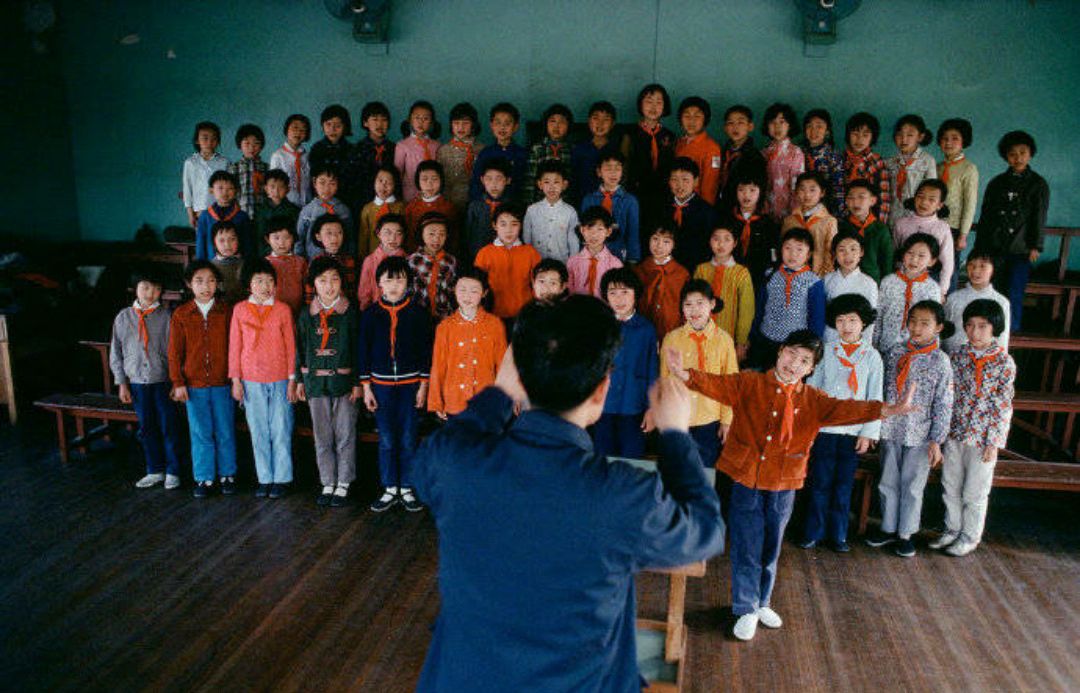 老照片:80年代我国青少年的学生时代!