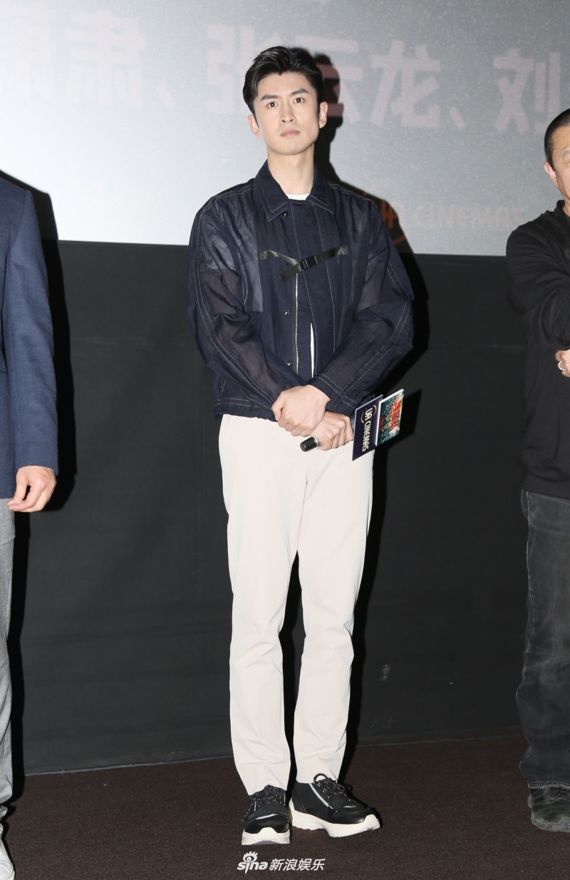 组图:凌潇肃身材健硕男人味足 刘俊孝穿白衬衫满屏大长腿