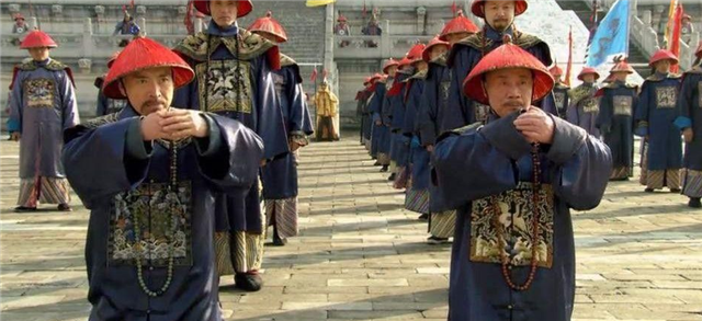 清朝官员每日上朝流程,上朝跪拜议事,下朝后还要做什么?