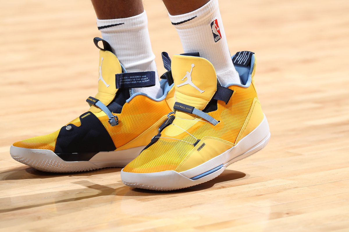 今日常规赛上脚球鞋一览:詹姆斯上脚lebron 16