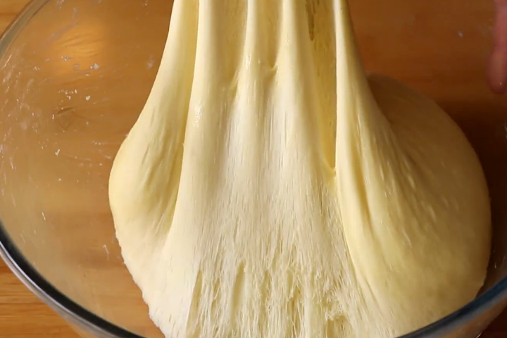 想吃面包不用买,5块钱在家做一锅,不加水不用烤箱,3分钟学会!