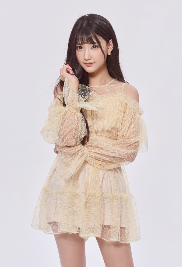 肤白貌美女神范儿,kpl解说小姐姐真的美爆啦