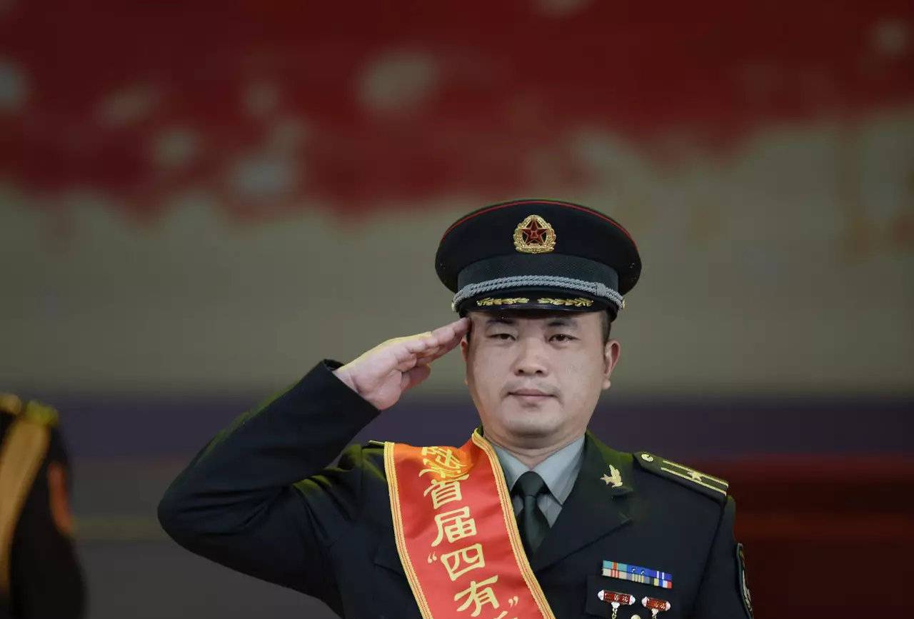 或许他们等不到自己的儿女亲口喊他们一声:"爸爸!