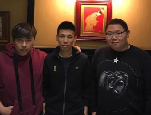 卢本伟和pdd直播互喷都不生气,被封杀后两人关系依然很好