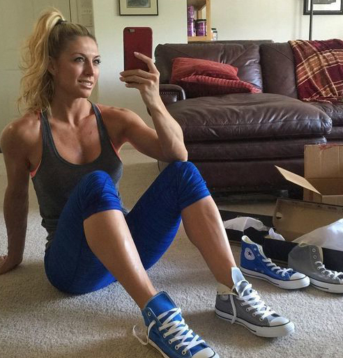 都说女性肌肉丑?她原本身材很好,却坚持到健身房增肌!