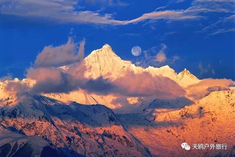 梅里雪山与冈仁波齐,阿尼玛卿山,尕朵觉沃并称为藏传佛教四大神山.