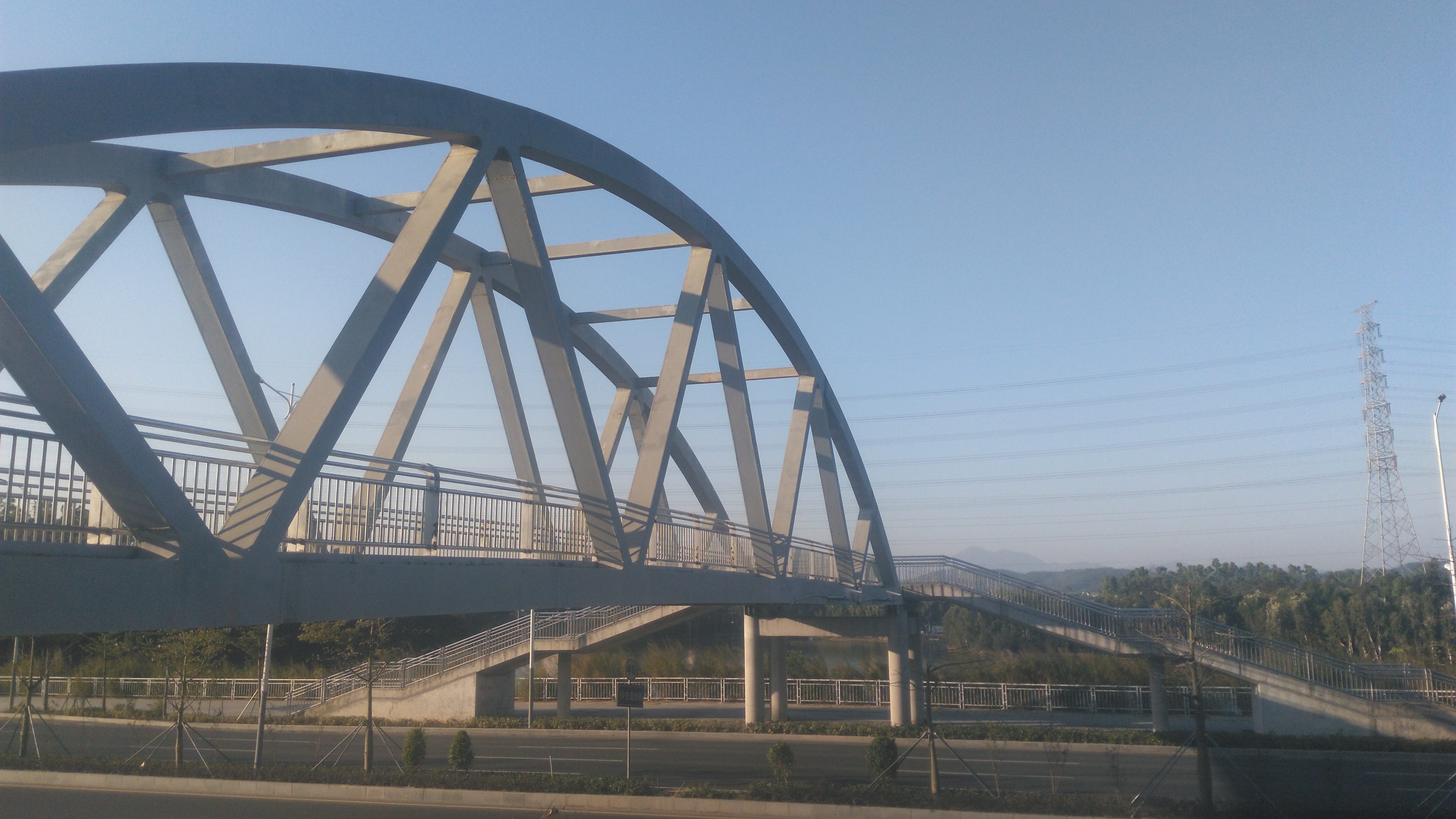 深圳坪山原来还藏着这样一个水库,名字叫三棵松