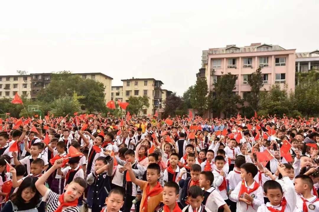 成都市二仙桥学校开展庆祝新中国成立70周年红歌赛活动