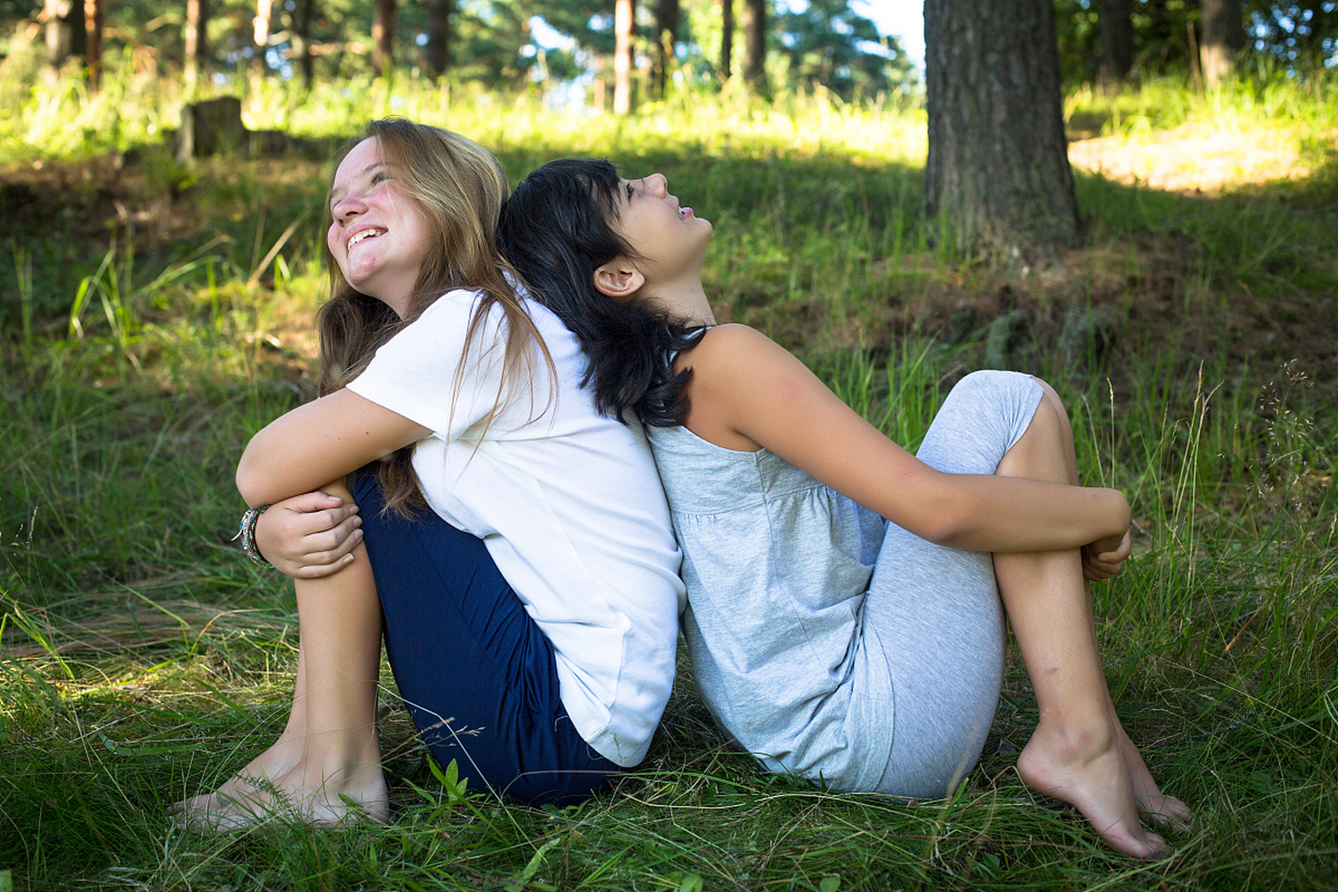 一个女孩喜欢欺负你可能有多种原因,如引起注意,建立友谊,感兴趣,享受