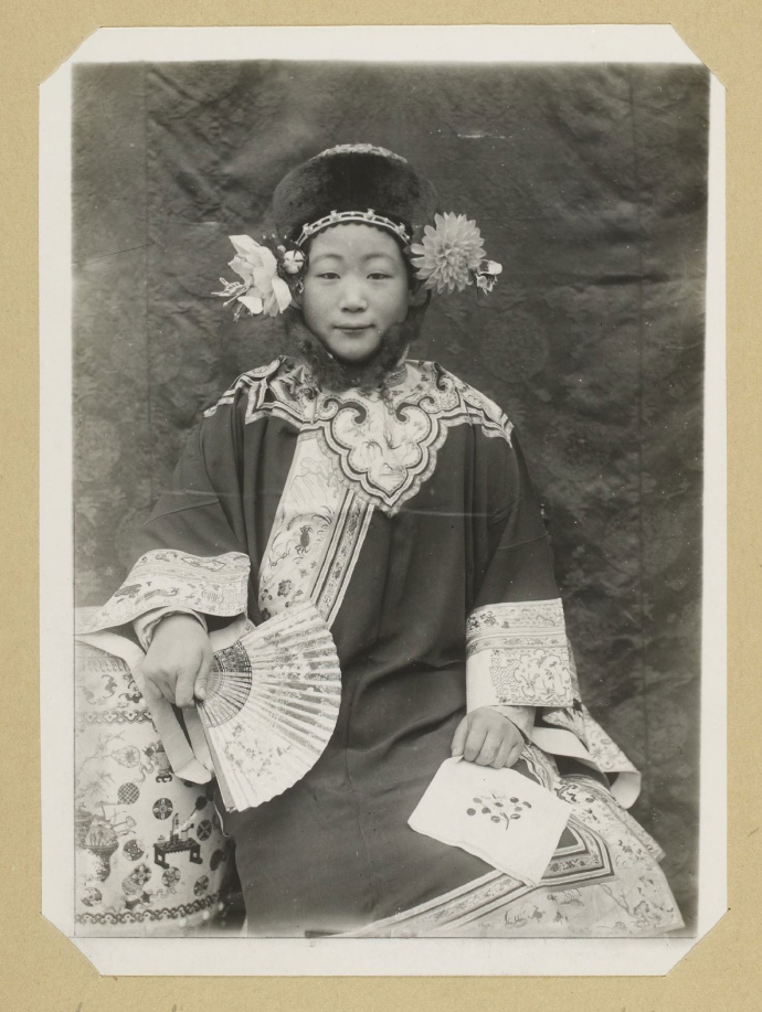 珍贵老照片,1900年代,清朝女子的服饰和容貌