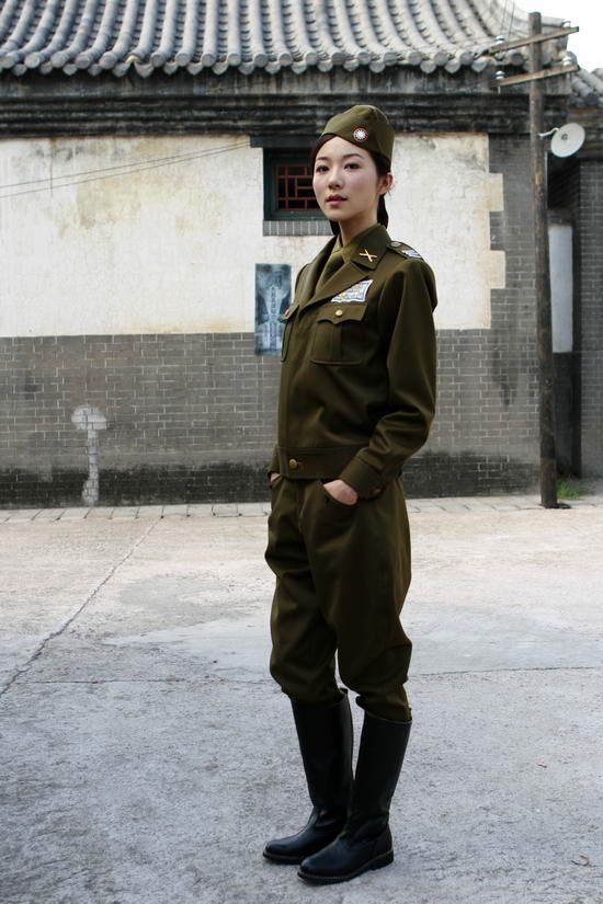 湘江战役之后,俘虏了两名国民党女兵,最后只放走穿皮靴的