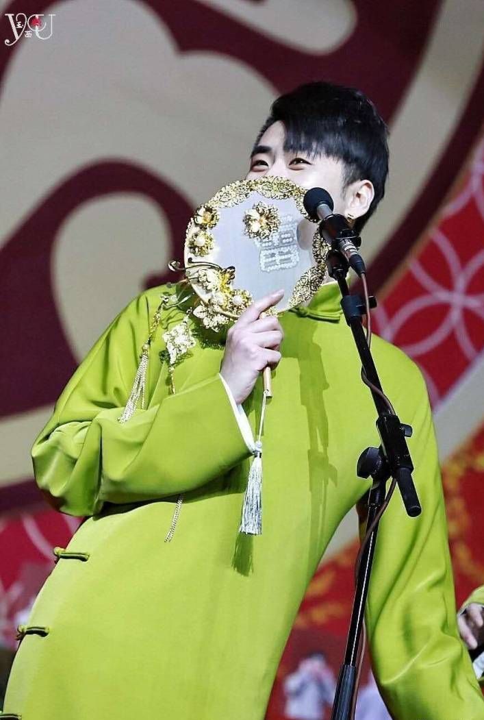 张云雷的几件大褂,最后一张诠释什么叫陌上颜如玉,公子世无双