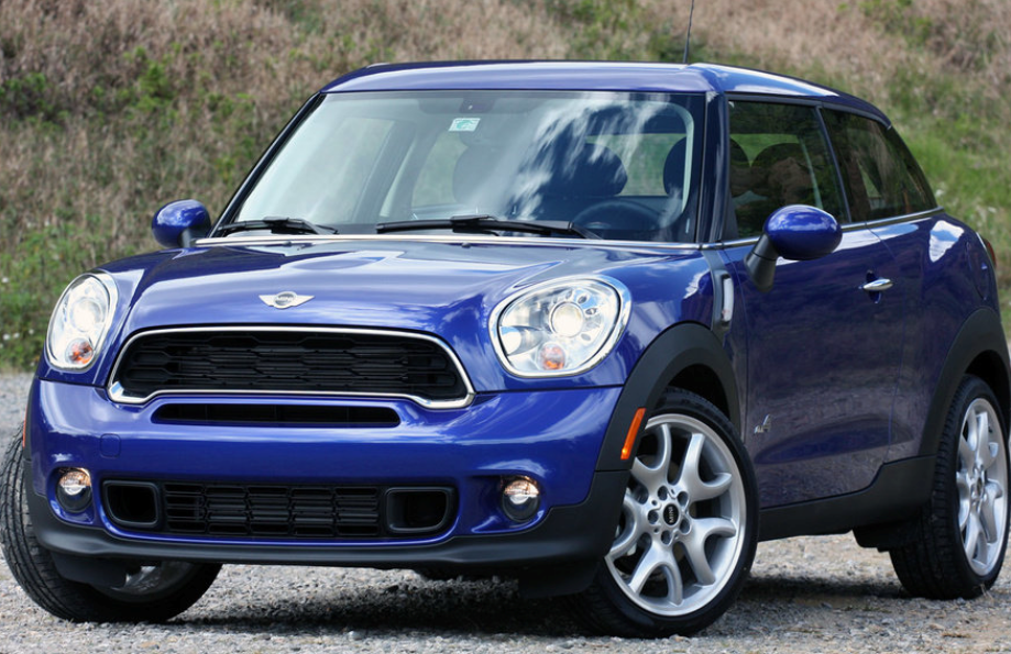 稳重霸气中又透露出优雅和运动的mini paceman,充满了时尚的气息