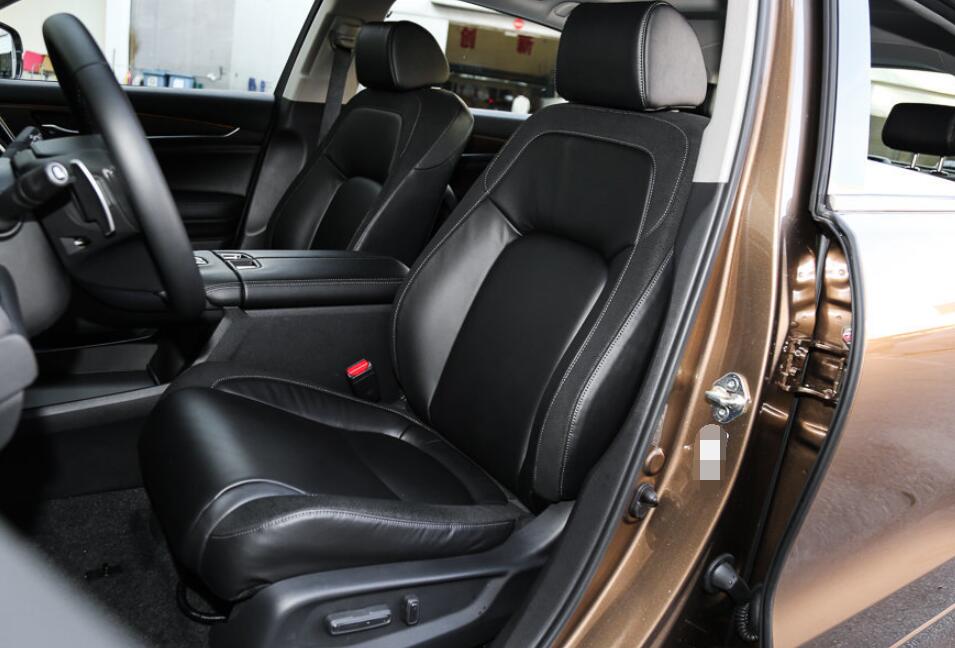 广汽本田-冠道硬朗干练的设计风格,造型厚重感中添加一丝时尚