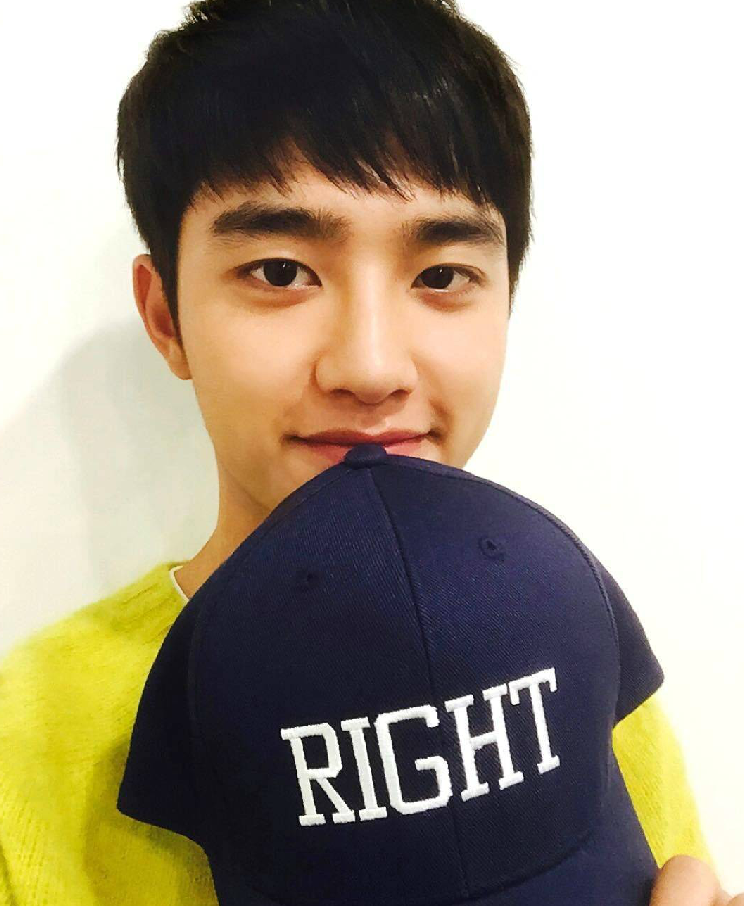 都暻秀,笑起来的时候眼里有星星,可爱到爆炸!