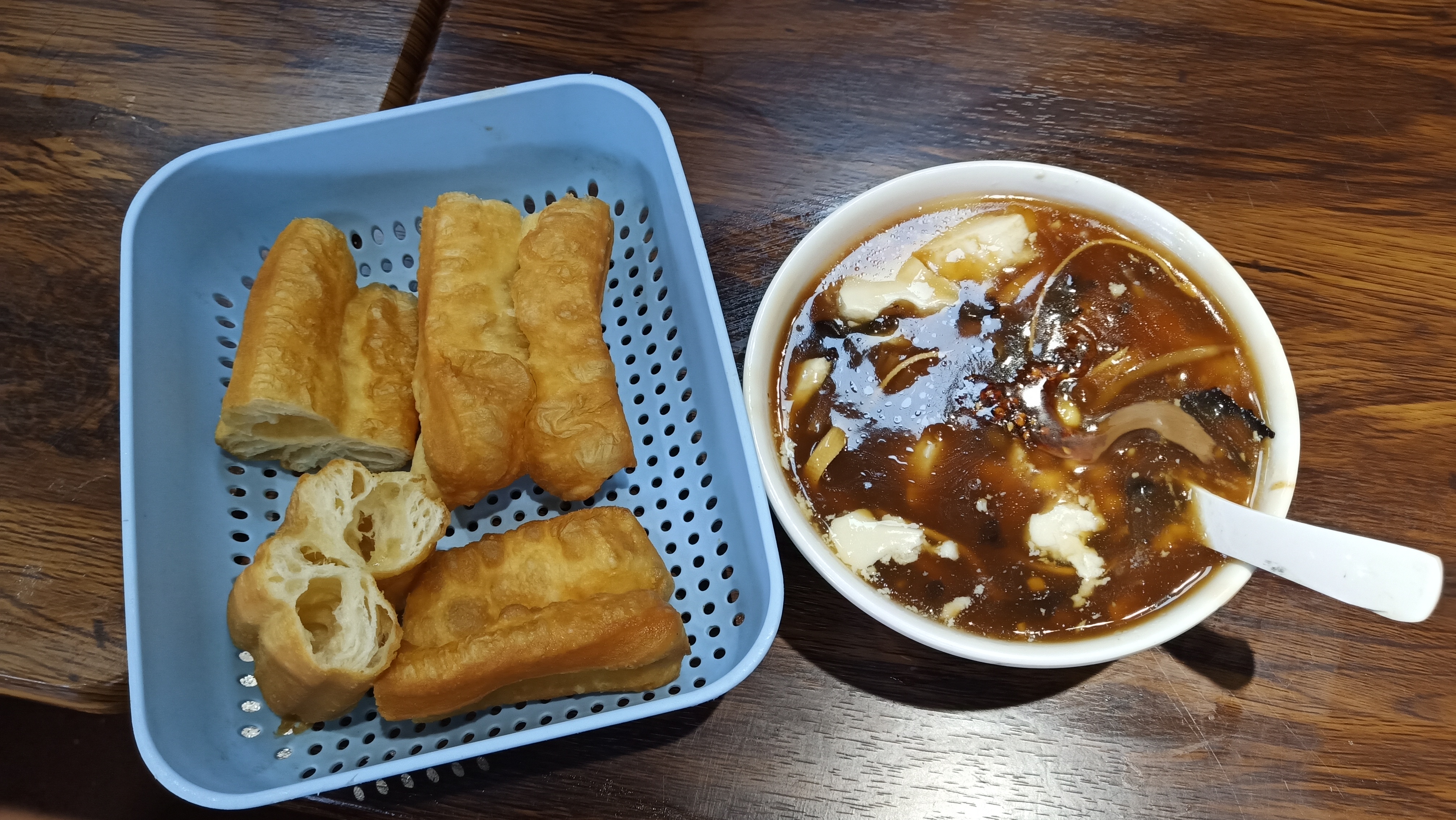 这样一碗地道的卤汁豆腐脑,才是西安人早餐正确的打开方式