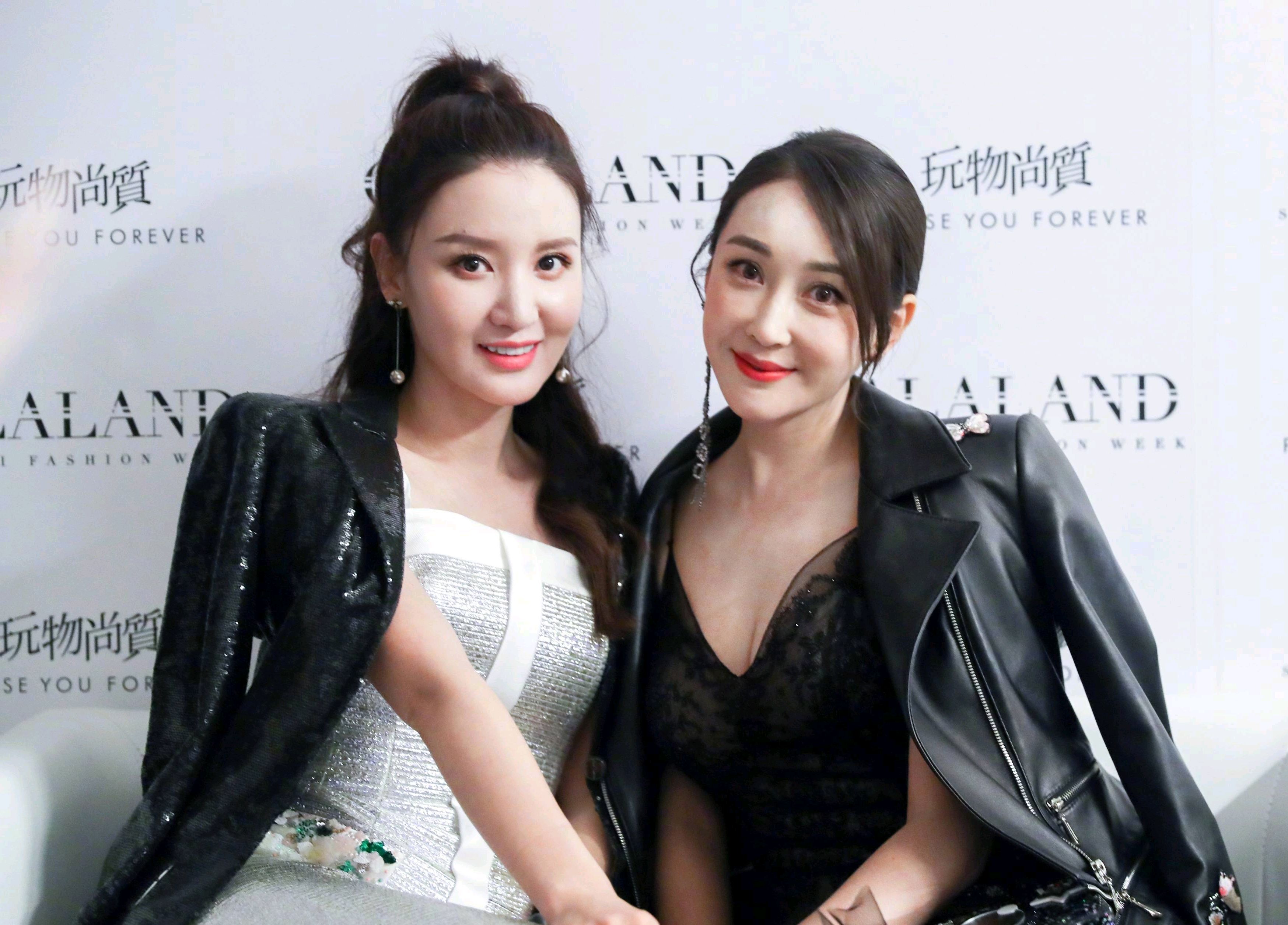 杜若溪张萌海陆同台看秀,三位盛装出席,你觉得谁更美呢?