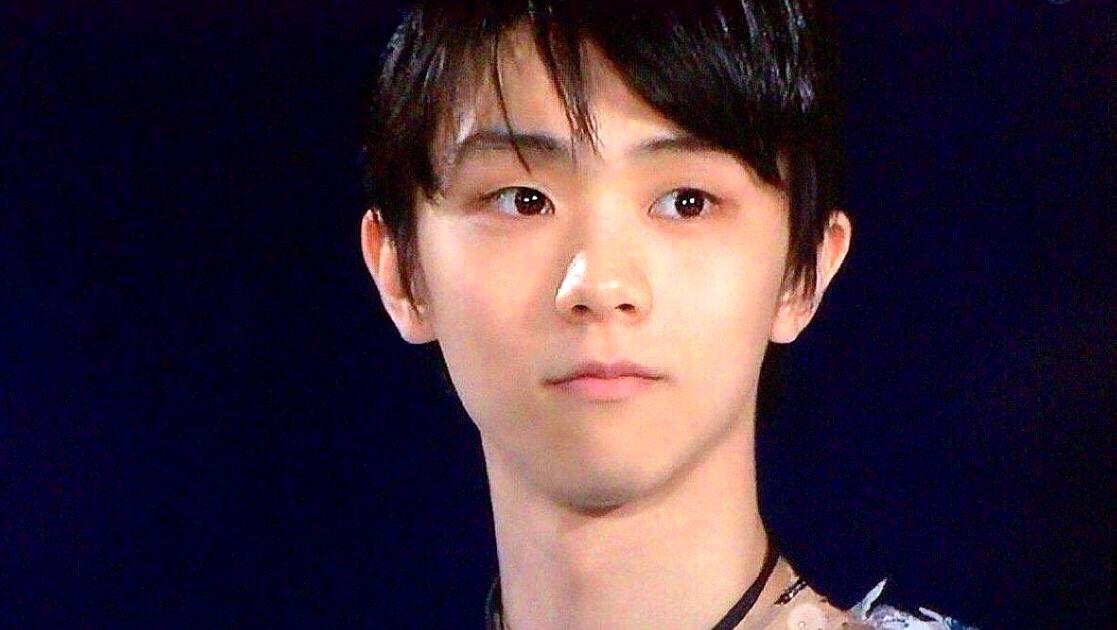 羽生结弦拥有完美精致的五官,尤其是一双眼睛十分明亮又灵动,符合姐姐