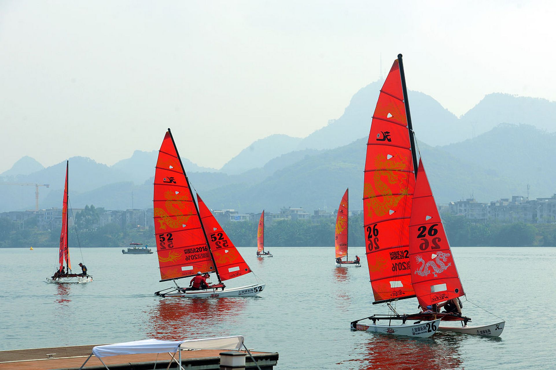 长风破浪会有时,直挂云帆济沧海.
