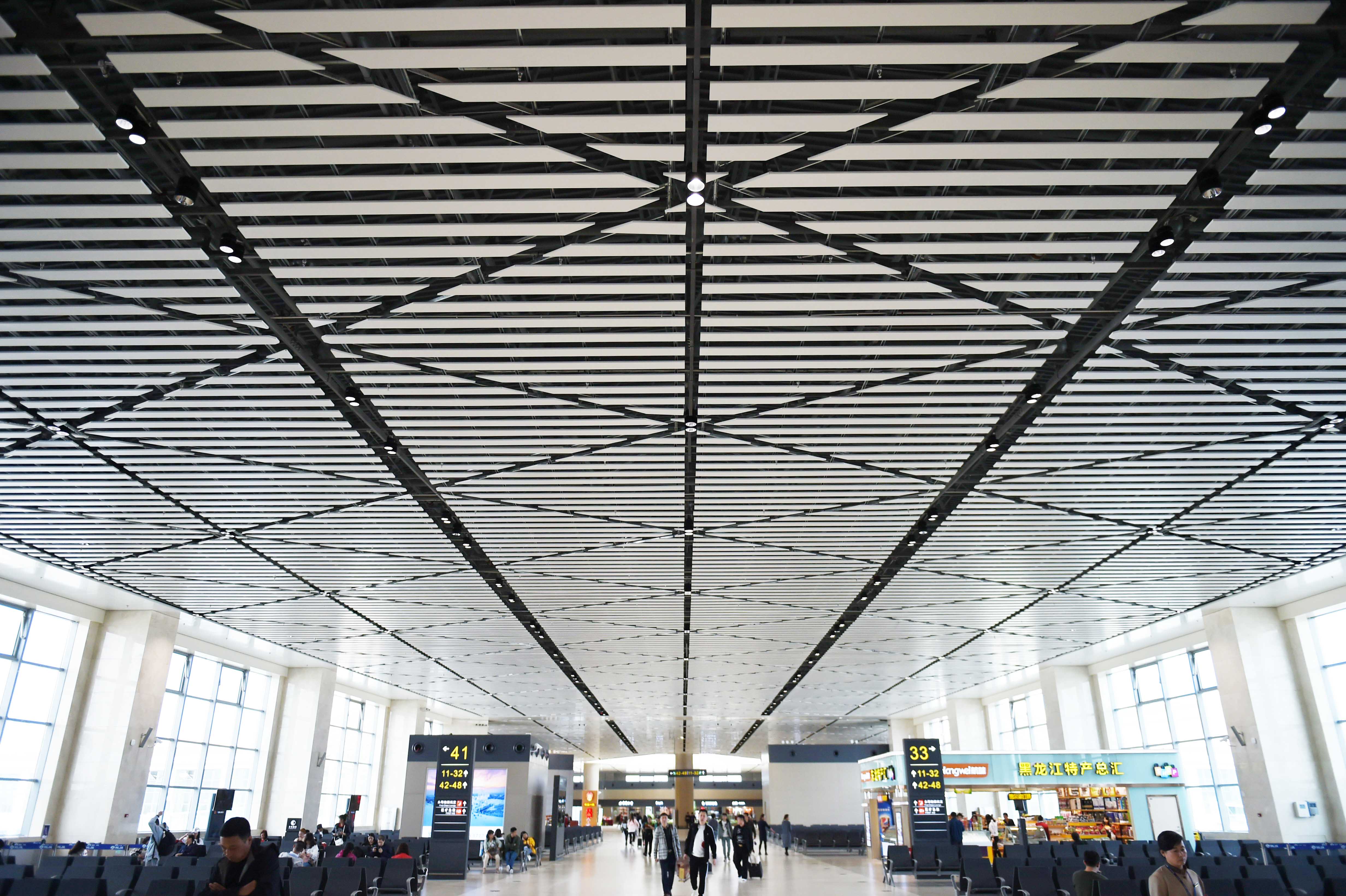 哈尔滨机场新航站楼正式投运(3)