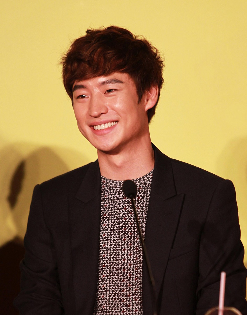 其中,李帝勋凭借在《模范出租车2》中的出色表现,和女演员金泰梨一