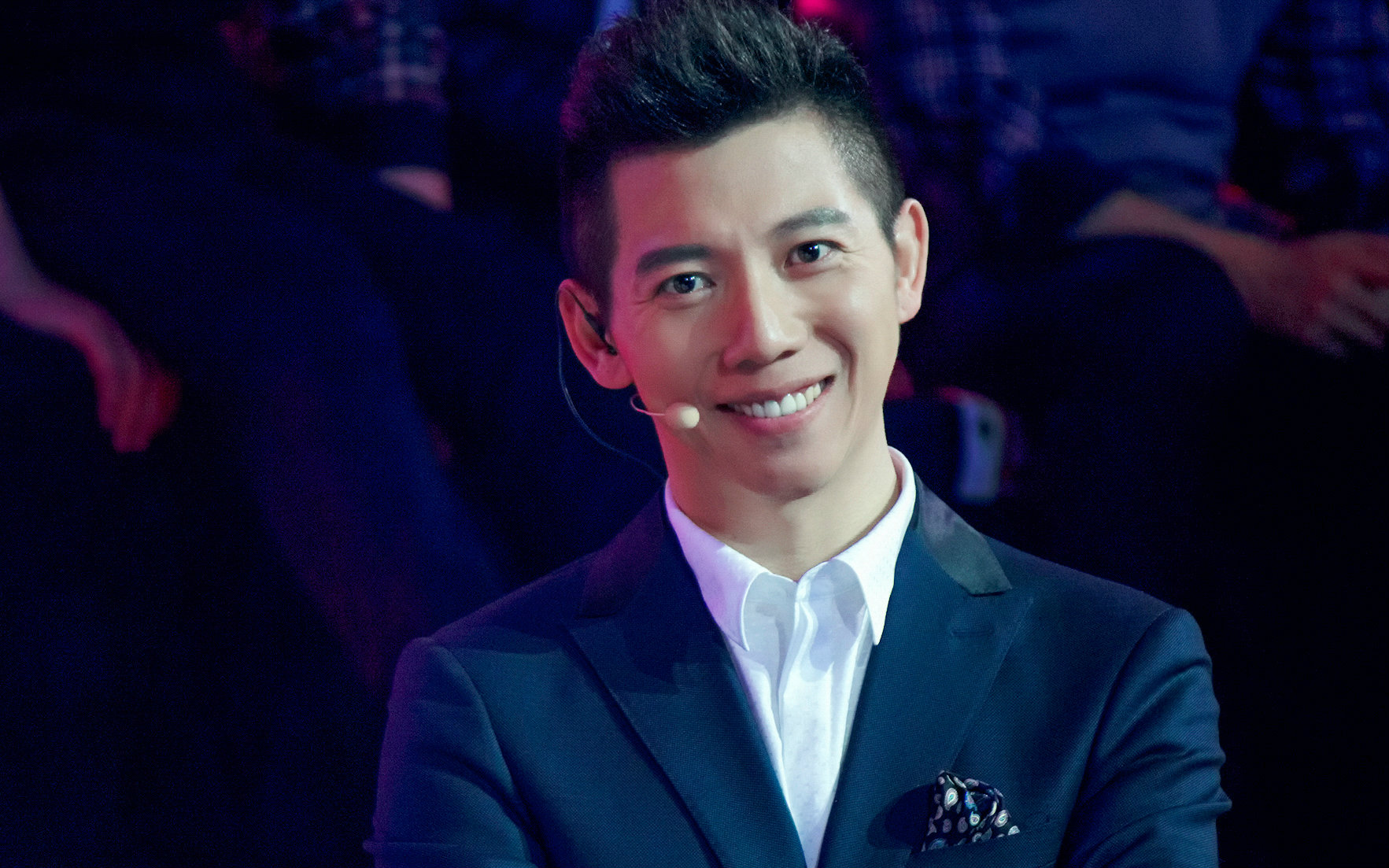 海泉深夜再次发声,并没有放弃和陈羽凡的情谊,网友议论纷纷