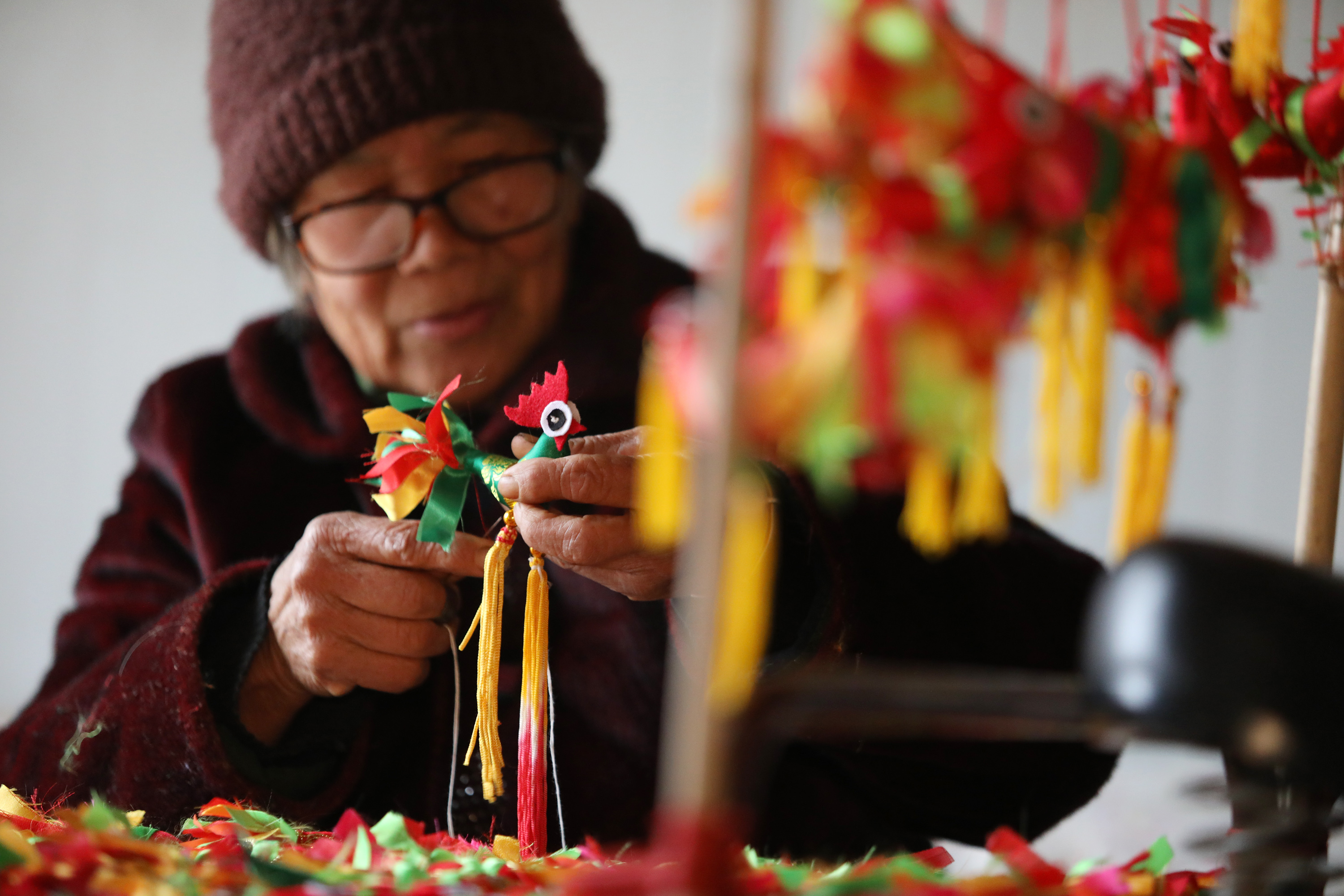 缝"春鸡" 迎立春