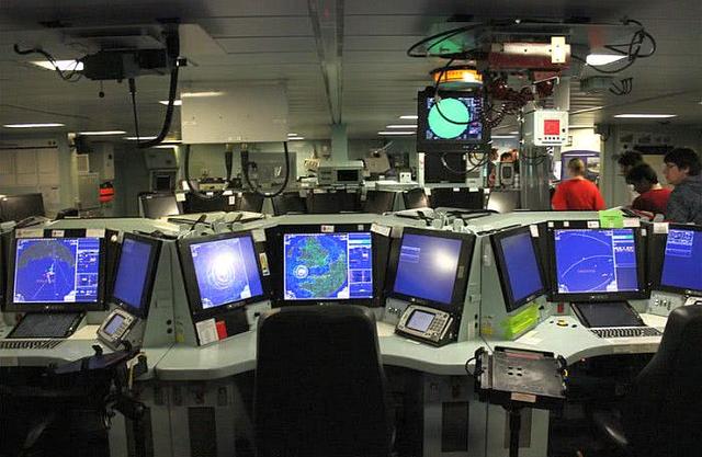 大国航母科幻指挥中心曝光,网友称像网吧,中国055大驱或更高级