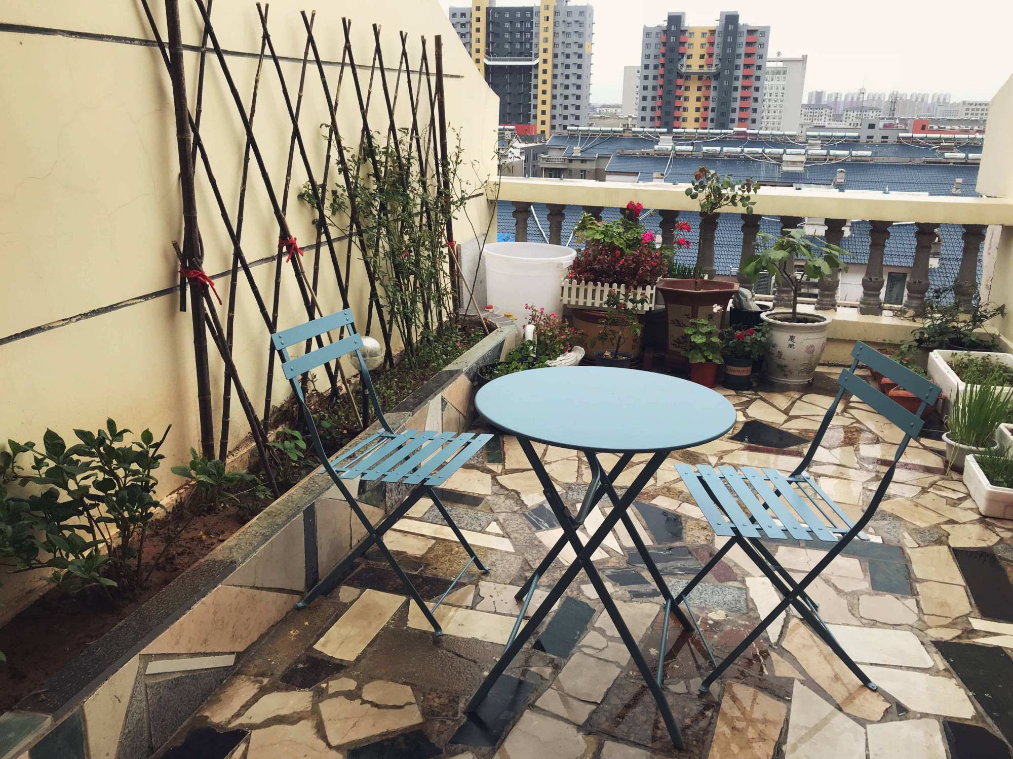 今天不说带有露台的房子有什么优点,就说说它的缺点