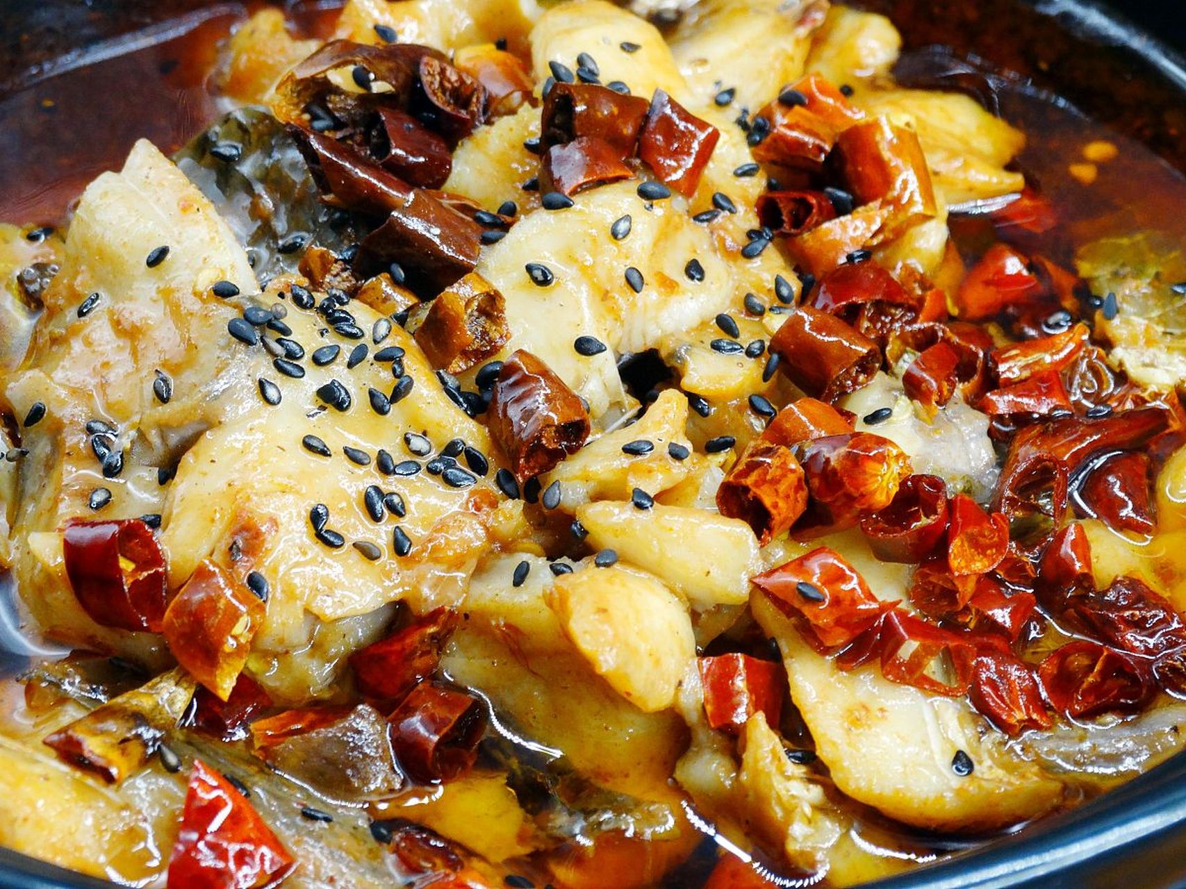 辽源豆腐鱼是中国吉林省辽源市的特色美食,以其独特的制作工艺和口感