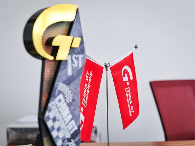 叶明钦坚持赛车梦想