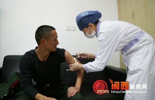 有了部队和家人的支持,12月17日,欧阳宏正式入住福建省协和医院