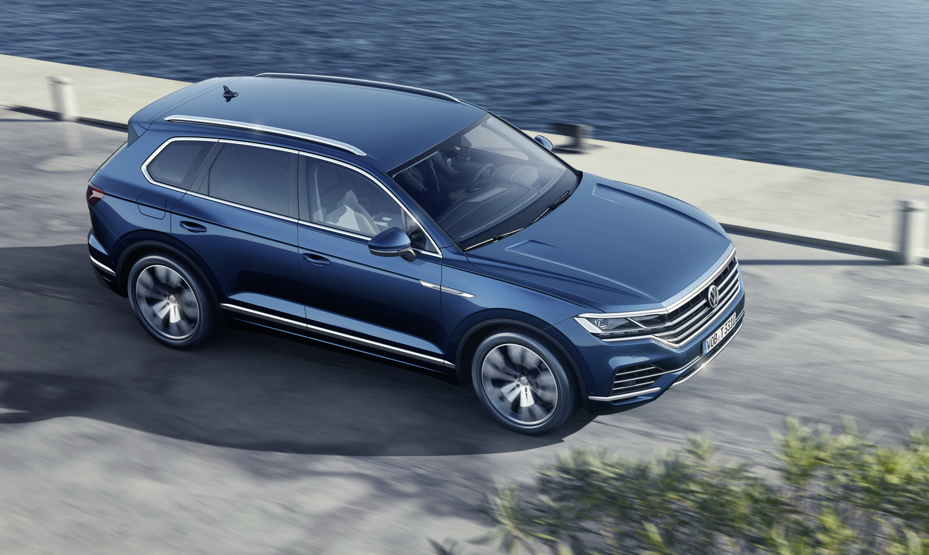 大众内饰终于变样了,全新途锐上市,采用众多黑科技配置