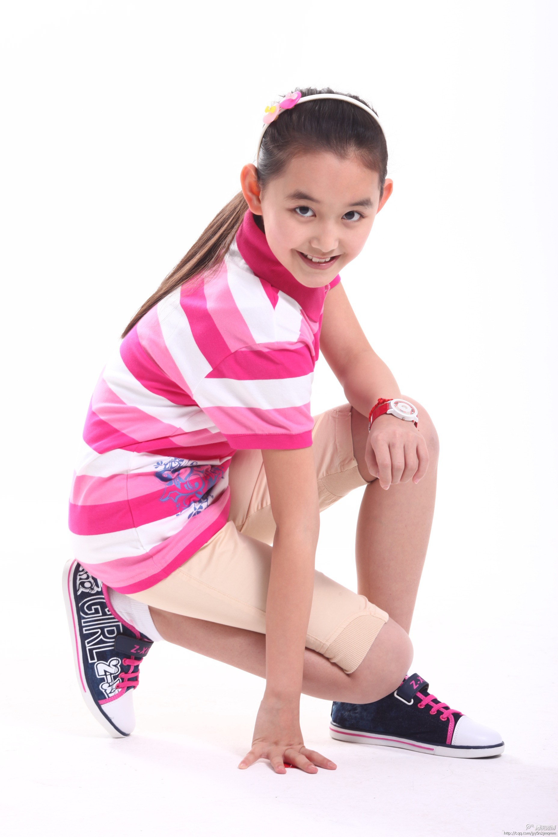 占据娱乐圈大半流量的4朵小花:关晓彤第3,宋祖儿第2,第一是她