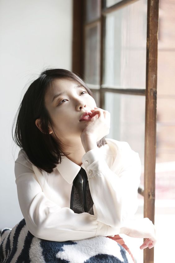 会唱歌的天使!甜美的iu(李知恩)写真合集