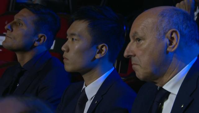 欧冠没开打就已出局!布拉格高层憋不住笑了,张康阳面色凝重